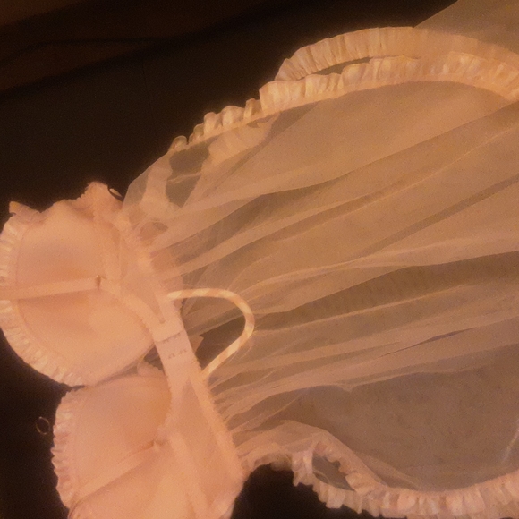 36D PINK SEQUIN LINGERIE  WITH MATCHING THONG. - Picture 5 of 5